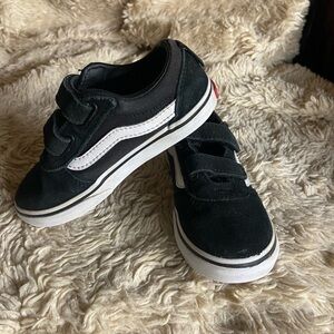 Vans Black and White Sneakers Classic Low-Top Design